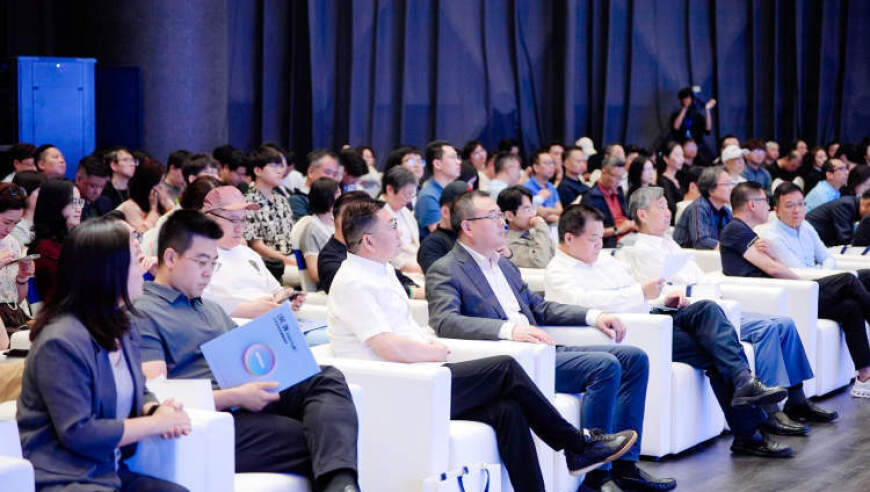 前公司领导称张艺上单身,2025年香港正版资料,最佳精选解释落实_GM版V10.11